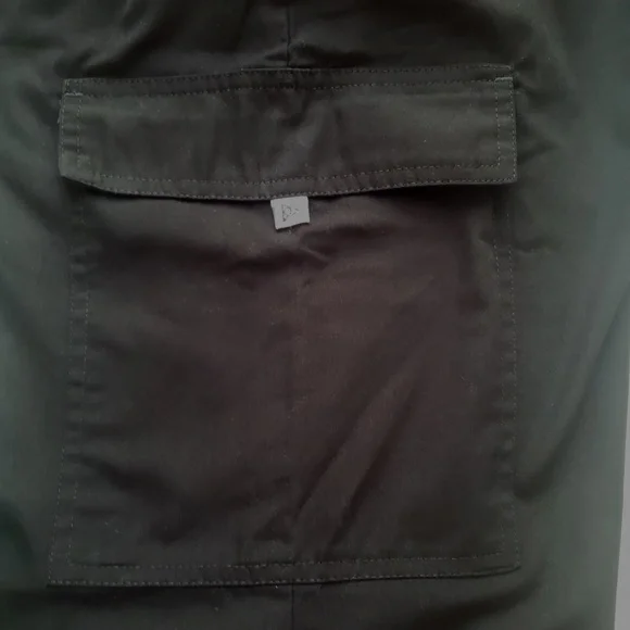 Black Wide-Leg Cargo Pocket Zip-Fly Lace-up Closure Women's Scrub Pant - Size MP - Picture 6 of 9